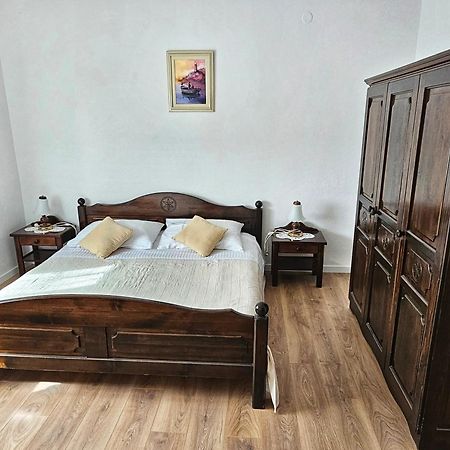 Apartments Plejic Сегет-Враниця Екстер'єр фото