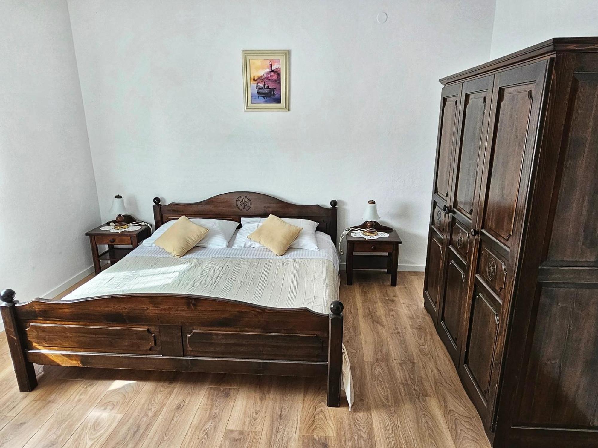 Apartments Plejic Сегет-Враниця Екстер'єр фото
