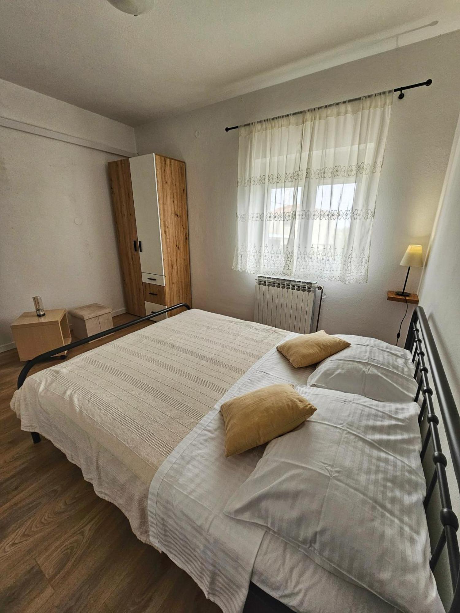 Apartments Plejic Сегет-Враниця Екстер'єр фото